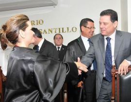 Imagem de Governador empossa Maísa de Castro