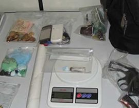 Imagem de Polícia prende ladrões e desbarata laboratório de droga