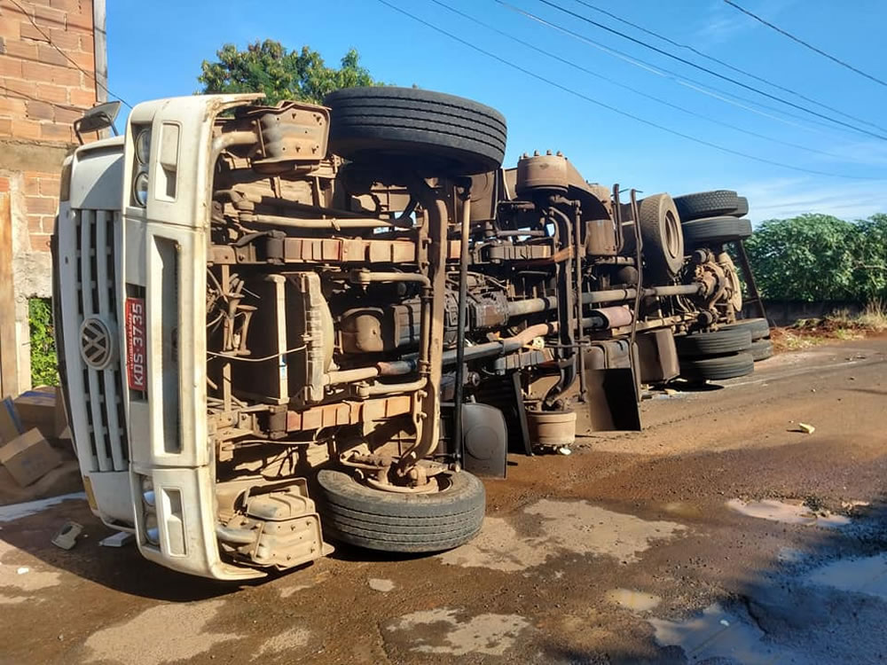 Imagem de Motorista de caminhão evita tragédia em Rio Verde