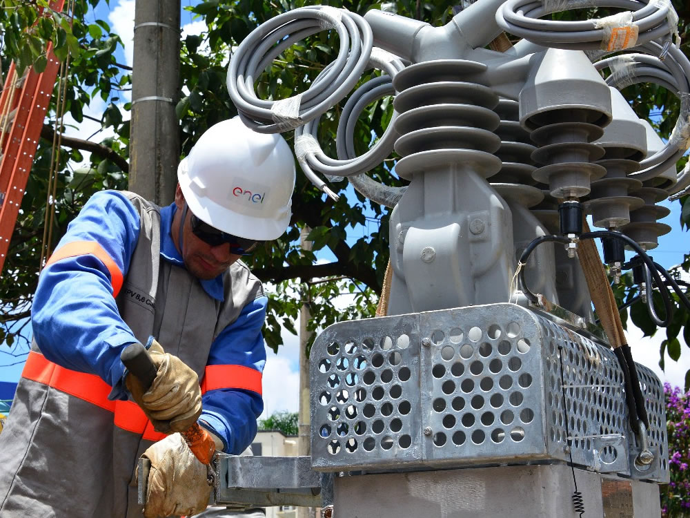 Imagem de Enel anuncia novo plano para aumentar capacidade da rede de energia em Goiás