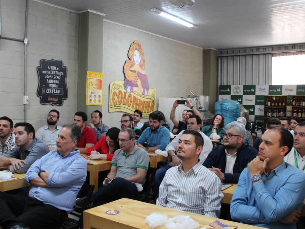 Imagem de Executivos do Sicredi visitam fábrica da Cerveja Colombina, em Aparecida de Goiânia