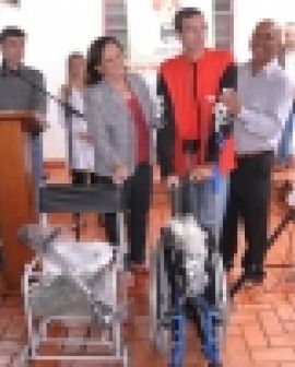 Imagem de Deficientes físicos de Rio Verde recebem equipamentos