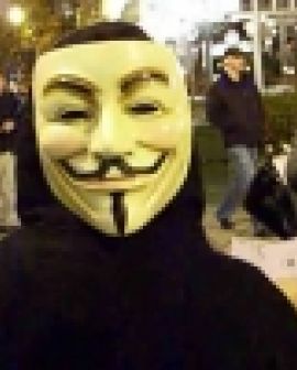 Imagem de Supostos integrantes do grupo Anonymous são detidos na Itália