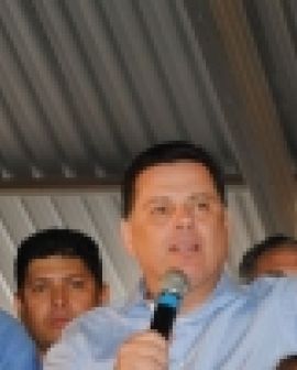 Imagem de Governador promete asfalto para Rio Verde