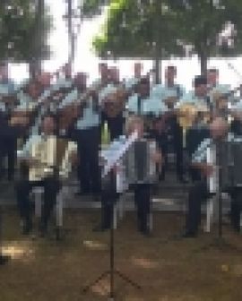 Imagem de Orquestra leva música para a feira da Morada do Sol