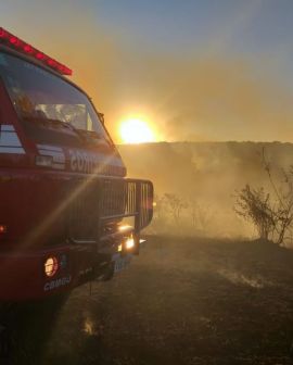 Imagem de Bombeiros combatem incêndio que ameaçava APP em Quirinópolis