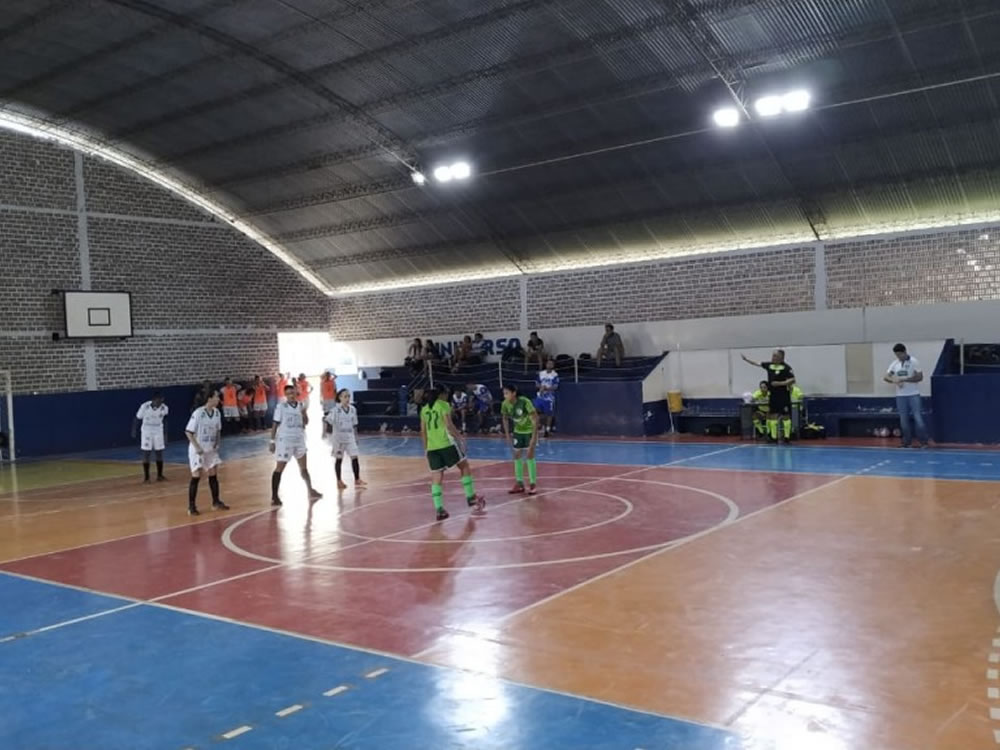 Imagem de Futsal feminino: Campestre bate Goiás-Universo