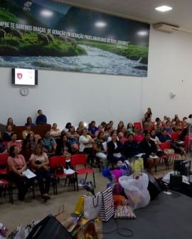 Imagem de Profissionais da educação participam de formação para volta às aulas, em Rio Verde