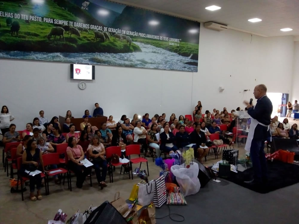 Imagem de Profissionais da educação participam de formação para volta às aulas, em Rio Verde