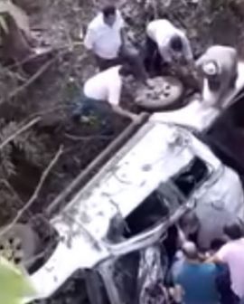 Imagem de Caminhonete cai de ponte e uma pessoa morre em Rio Verde