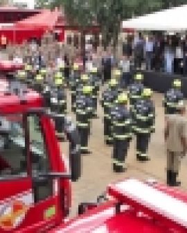 Imagem de Governo entrega viaturas e equipamentos aos Bombeiros