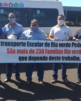 Imagem de Motoristas do transporte escolar pedem socorro em Rio Verde