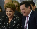 Imagem de Dilma e Marconi trocam afagos em Goiânia