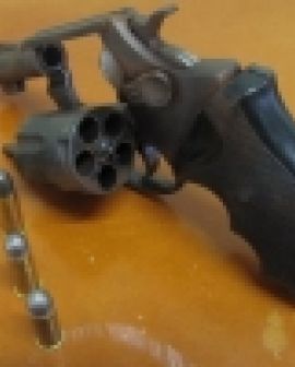 Imagem de Sujeito detido com arma de fogo no Gameleira