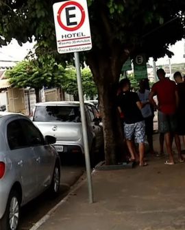 Imagem de Time do Atlético Rioverdense fica "preso" em hotel por falta de pagamento