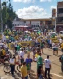 Imagem de Manifestantes protestam contra corrupção em Rio Verde