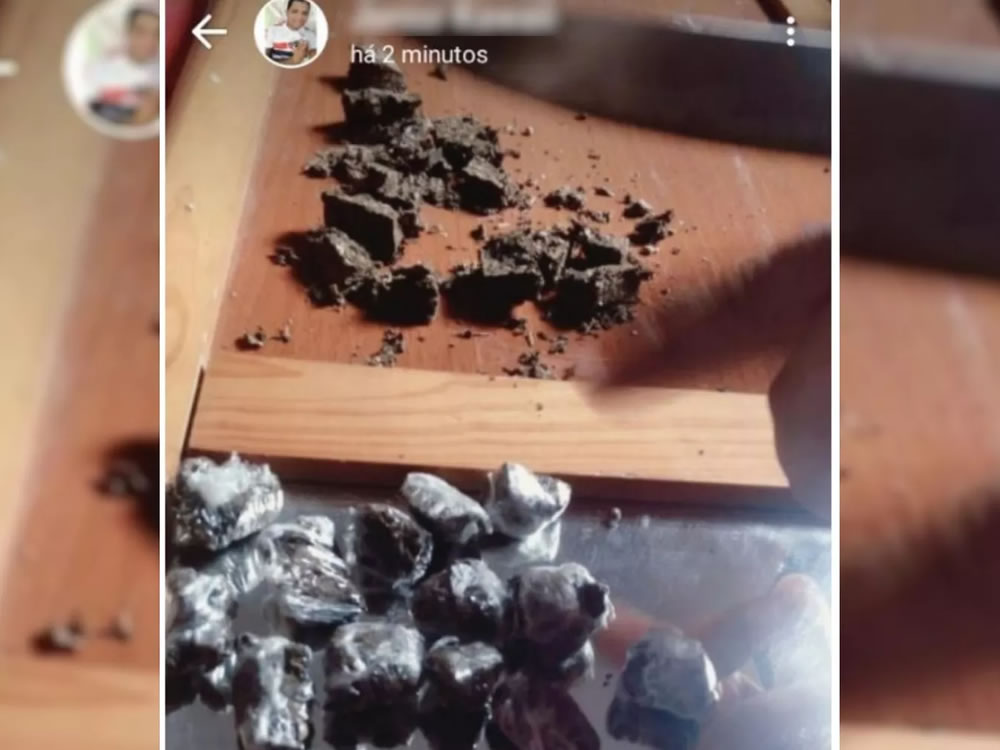 Imagem de Homem é preso após anunciar chegada de maconha no Instagram