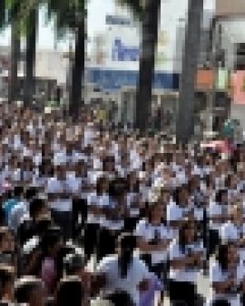 Imagem de Desfile marcou comemoração de aniversário do município